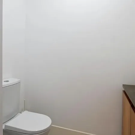 Apartment Plum Guide - Chipmunk Lisbon